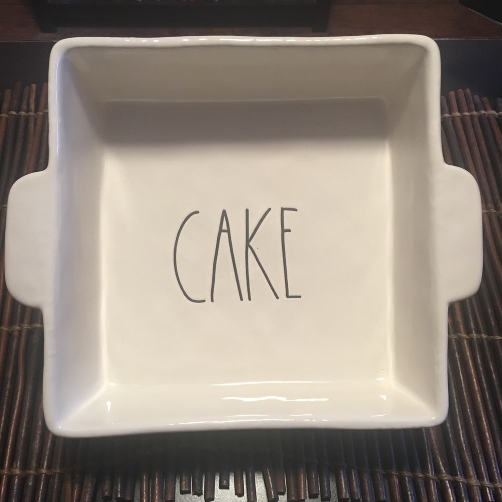 Rae Dunn Cake Pan